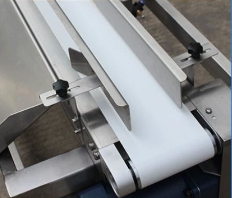 Kombinacja bezpieczeństwa żywności Detektor metali z wagą kontrolną dla przenośnika Szerokość 300 - 800 mm