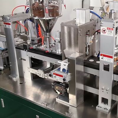 0.6Mpa Ciśnienie powietrza Cięta linia maszyna do napełniania kapsułek z kawą z ramieniem wydajnym